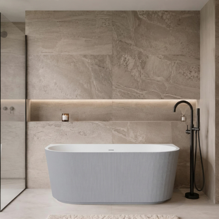 Baignoire à poser murale Balneo VIVA fluted 160 x 75 cm acrylique blanc/gris avec cadre en acier inoxydable et 6 pieds stabilisateurs, avec trop-plein et bouchon blanc