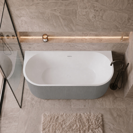 Baignoire à poser murale Balneo VIVA fluted 160 x 75 cm acrylique blanc/gris avec cadre en acier inoxydable et 6 pieds stabilisateurs, avec trop-plein et bouchon blanc